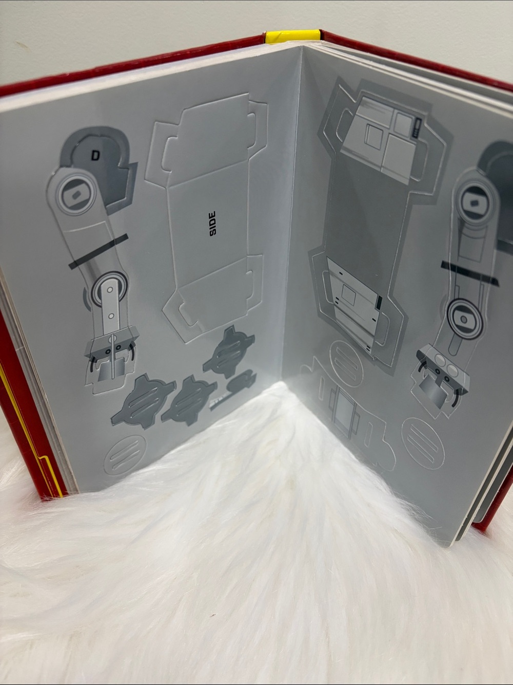 Star Wars Red Battle Stations Activity Book and AT-AT Model - Picture 3 of 4